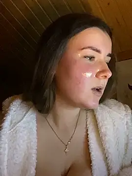 mewKate online show from March 2026 06:02:02 PM