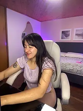 Camila pinkk online show from March 2025 08:11:02 PM