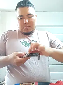 parejanuevahoff online show from April 2026 09:01:02 PM