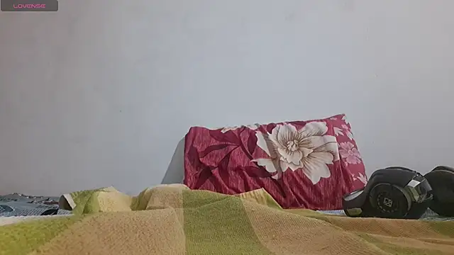 chandni89 online show from April 2026 04:37:02 PM