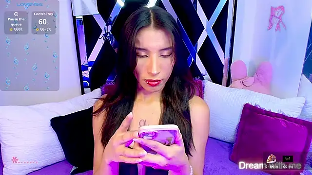 Snapshot of Silver_Rosex chatting on April 2026 12:11:02 AM Silver Rosex online show from April 2026 12:11:02 AM