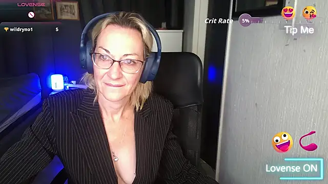 boeslaboes1 online show from September 2025 02:27:02 AM