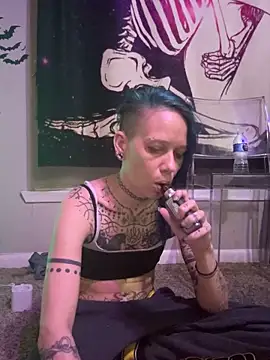 Snapshot of trashbrat chatting on October 2025 10:23:02 AM trashbrat online show from October 2025 10:23:02 AM