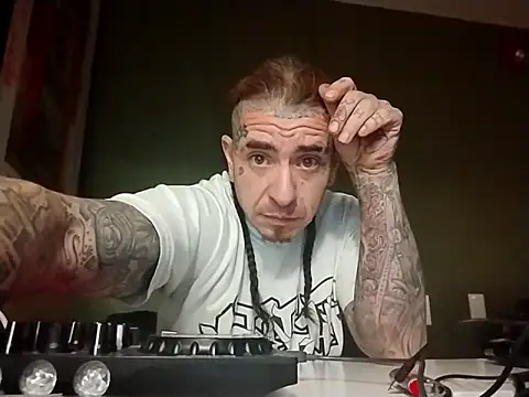 justthetip4209 online show from March 2025 12:34:01 PM