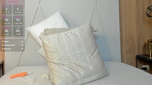 Snapshot of Blue_Angell chatting on January 2025 07:49:01 PM Blue Angell online show from January 2025 07:49:01 PM