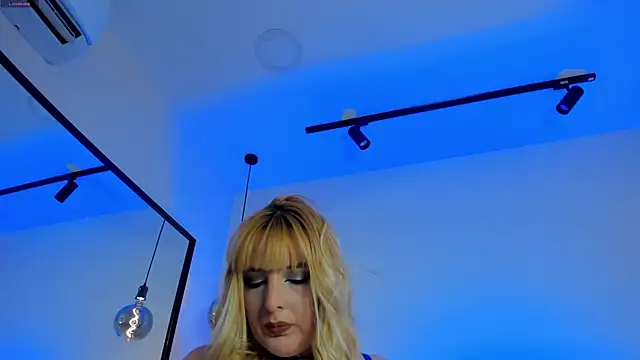 Snapshot of Blue_Angell chatting on September 2025 11:37:02 PM Blue Angell online show from September 2025 11:37:02 PM