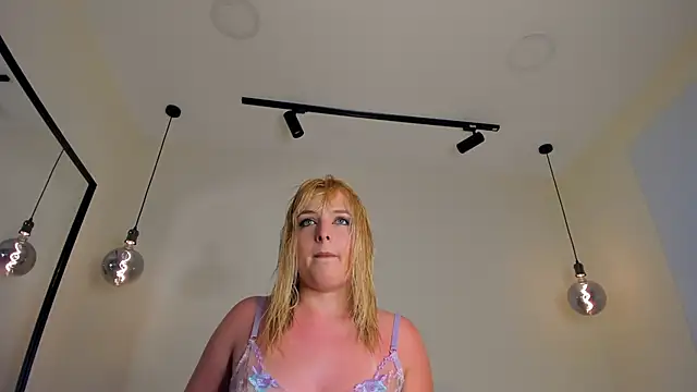 Snapshot of Blue_Angell chatting on September 2025 01:28:01 AM Blue Angell online show from September 2025 01:28:01 AM