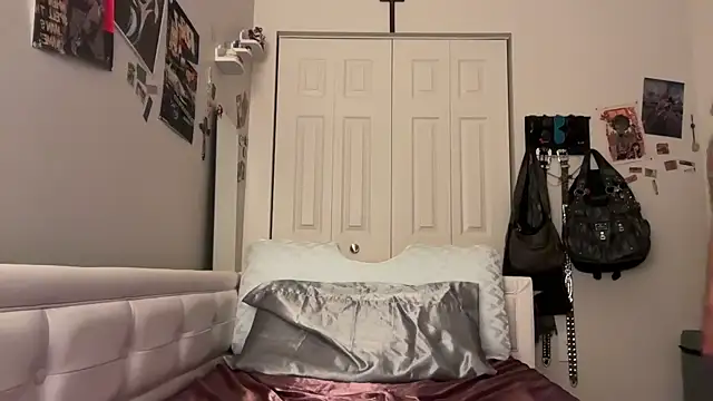 Snapshot of donna_creamteam chatting on March 2025 11:11:02 PM donna creamteam online show from March 2025 11:11:02 PM