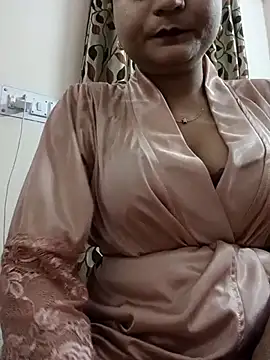 Snapshot of karishma_kappur chatting on February 2025 04:05:01 PM karishma kappur online show from February 2025 04:05:01 PM