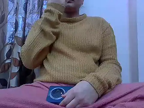 Snapshot of karishma_kappur chatting on February 2025 06:49:02 AM karishma kappur online show from February 2025 06:49:02 AM