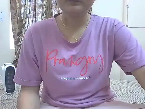 Snapshot of karishma_kappur chatting on March 2025 06:35:02 AM karishma kappur online show from March 2025 06:35:02 AM