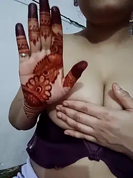 Snapshot of karishma_kappur chatting on March 2025 06:43:02 PM karishma kappur online show from March 2025 06:43:02 PM