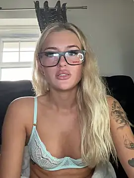 Snapshot of PrettyPrincess69x chatting on January 2025 12:02:02 PM PrettyPrincess69x online show from January 2025 12:02:02 PM