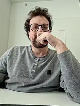 littlehairyman online show from March 2025 08:41:02 AM