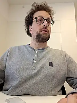 littlehairyman online show from March 2025 01:35:02 PM