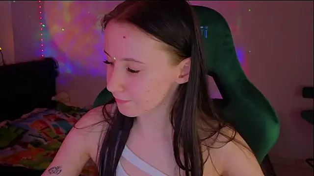 mon lola online show from March 2025 05:28:01 PM