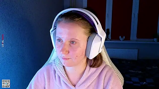 mon lola online show from September 2025 05:07:02 PM