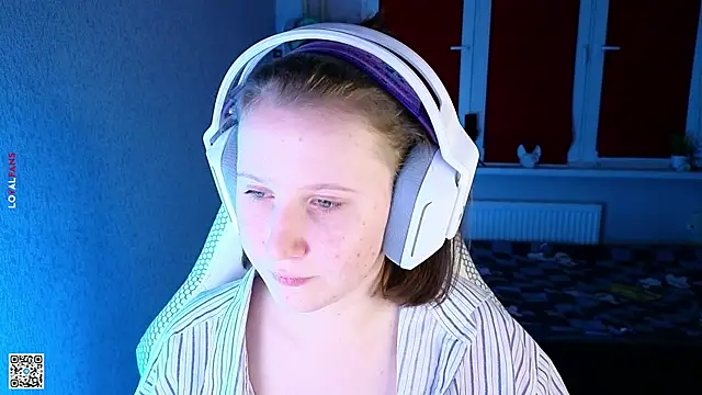 mon lola online show from October 2025 04:26:02 PM