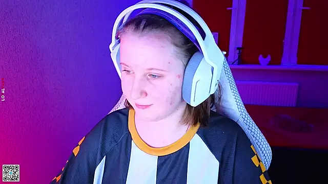 mon lola online show from November 2025 02:16:01 PM