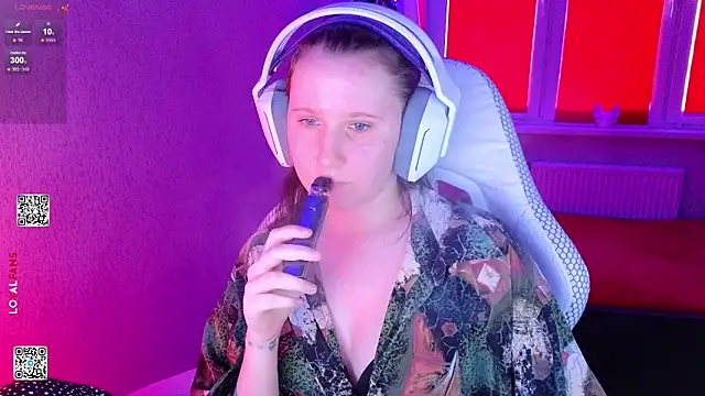 Snapshot of mon_lola chatting on March 2026 02:11:02 PM mon lola online show from March 2026 02:11:02 PM