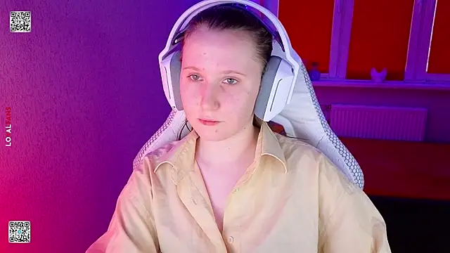 Snapshot of mon_lola chatting on March 2026 02:32:02 PM mon lola online show from March 2026 02:32:02 PM