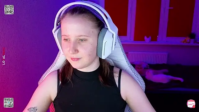 Snapshot of mon_lola chatting on March 2026 05:30:01 PM mon lola online show from March 2026 05:30:01 PM