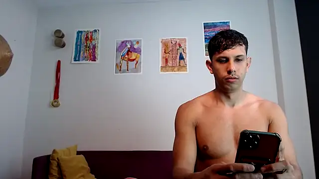 Snapshot of HOTLATINO2025 chatting on October 2025 04:29:01 PM HOTLATINO2025 online show from October 2025 04:29:01 PM