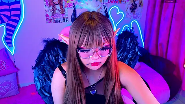 LaytonBox online show from February 2025 07:52:01 PM