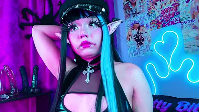 LaytonBox online show from March 2025 03:18:02 AM