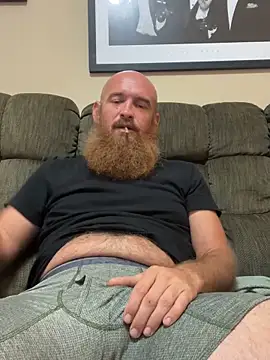 Snapshot of 32XRedBeard chatting on June 2026 09:32:02 PM 32XRedBeard online show from June 2026 09:32:02 PM