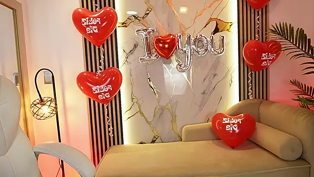 Emma Walkerr  online show from February 2026 07:10:01 PM