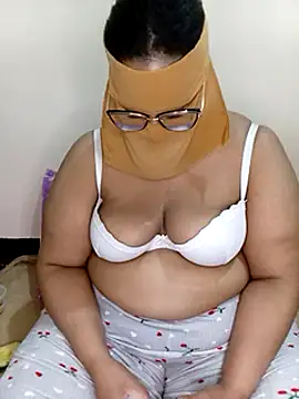 Snapshot of Samara-Bella chatting on February 2025 11:53:01 PM Samara-Bella online show from February 2025 11:53:01 PM