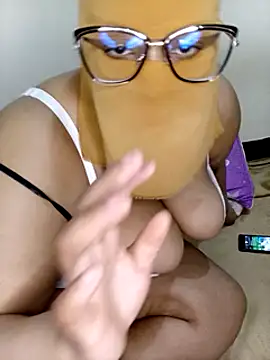 Snapshot of Samara-Bella chatting on February 2025 09:49:01 AM Samara-Bella online show from February 2025 09:49:01 AM