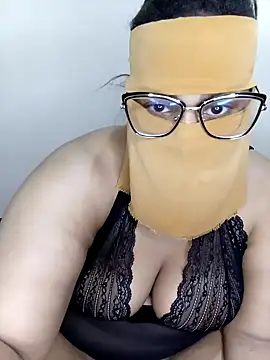 Snapshot of Samara-Bella chatting on February 2025 02:44:01 PM Samara-Bella online show from February 2025 02:44:01 PM