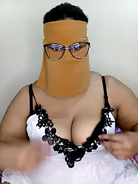 Snapshot of Samara-Bella chatting on March 2025 07:34:01 PM Samara-Bella online show from March 2025 07:34:01 PM