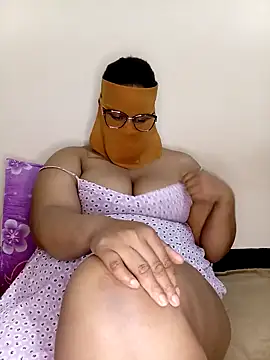 Snapshot of Samara-Bella chatting on March 2025 08:00:01 PM Samara-Bella online show from March 2025 08:00:01 PM