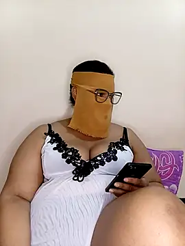 Snapshot of Samara-Bella chatting on March 2025 08:37:02 PM Samara-Bella online show from March 2025 08:37:02 PM