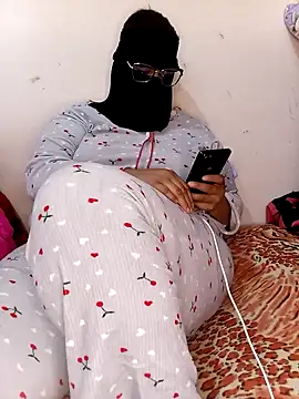 Snapshot of Samara-Bella chatting on March 2025 11:27:02 AM Samara-Bella online show from March 2025 11:27:02 AM