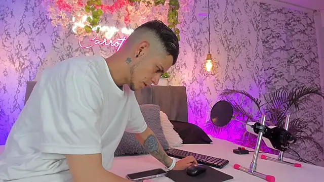 Snapshot of Bonny_and_carrot chatting on April 2026 07:25:02 PM Bonny and carrot online show from April 2026 07:25:02 PM