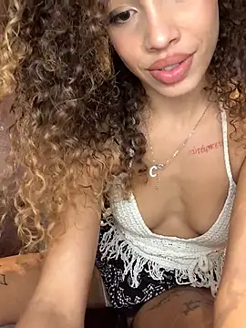 Snapshot of __KAMI__ chatting on February 2025 09:11:02 PM KAMI online show from February 2025 09:11:02 PM