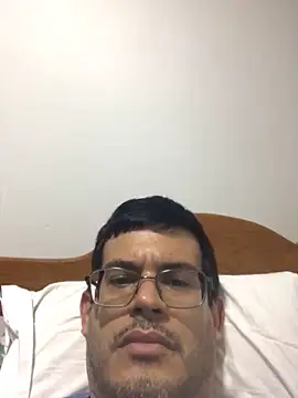 Snapshot of AgneloFly chatting on January 2025 12:42:01 AM AgneloFly online show from January 2025 12:42:01 AM