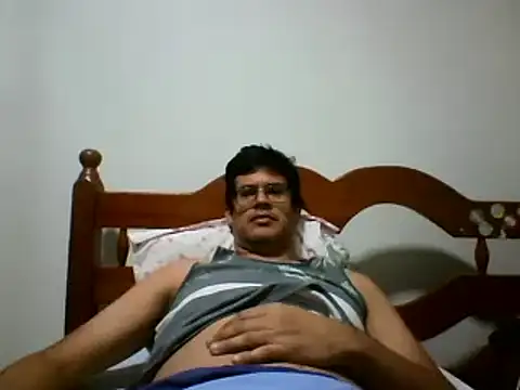 Snapshot of AgneloFly chatting on March 2025 10:24:01 PM AgneloFly online show from March 2025 10:24:01 PM