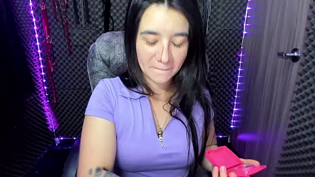 Snapshot of lilihot_ chatting on February 2025 04:10:02 PM lilihot online show from February 2025 04:10:02 PM