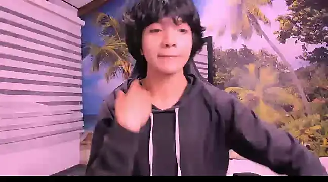 Snapshot of AllanYong18 chatting on January 2025 06:35:01 AM AllanYong18 online show from January 2025 06:35:01 AM