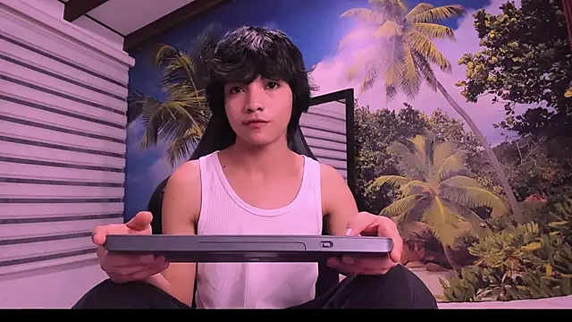 Snapshot of AllanYong18 chatting on February 2025 03:32:02 AM AllanYong18 online show from February 2025 03:32:02 AM