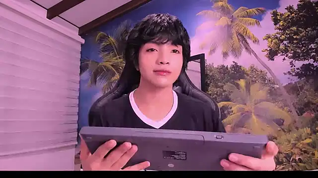 Snapshot of AllanYong18 chatting on February 2025 02:30:01 AM AllanYong18 online show from February 2025 02:30:01 AM