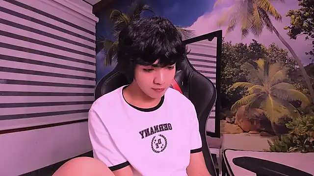 Snapshot of AllanYong18 chatting on February 2025 07:37:02 AM AllanYong18 online show from February 2025 07:37:02 AM