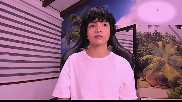 Snapshot of AllanYong18 chatting on February 2025 03:50:01 AM AllanYong18 online show from February 2025 03:50:01 AM