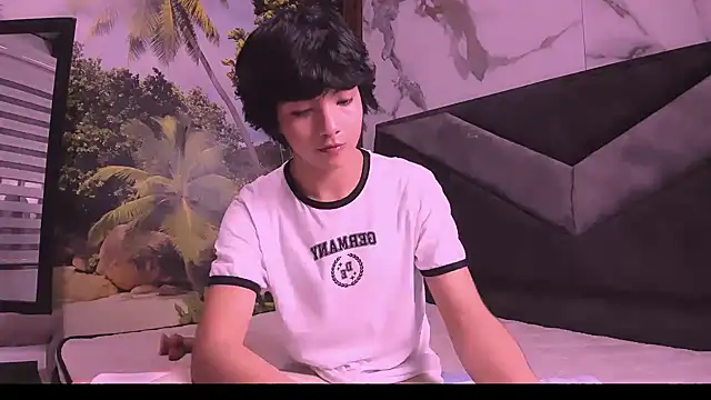 Snapshot of AllanYong18 chatting on February 2025 04:05:02 AM AllanYong18 online show from February 2025 04:05:02 AM