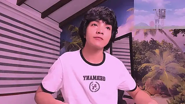 Snapshot of AllanYong18 chatting on February 2025 07:12:01 AM AllanYong18 online show from February 2025 07:12:01 AM